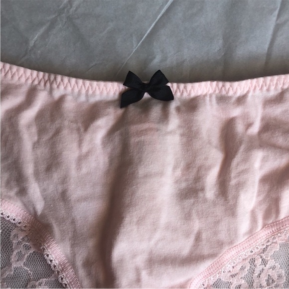 NWT RARE VINTAGE Victoria’s Secret Low Rise Hiphugger. Pink with black bows. - Picture 3 of 7
